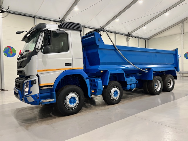 Volvo FMX 410 8×4 Day Cab Steel Tipper