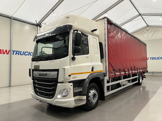 DAF CF 260 Sleeper Cab Curtainsider