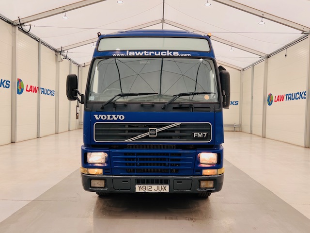 Volvo FM7 250 Globetrotter Flatbed