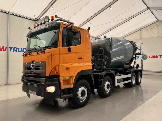 Hino 700 3241 8×4 Cement Mixer