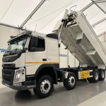 Volvo FM 410 8×4 Sleeper Cab Tar Spec Tipper - thumbnail