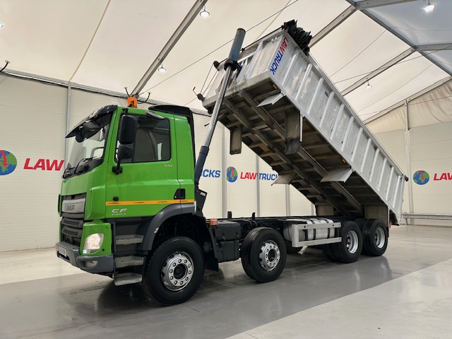 DAF CF 370 8×4 Day Cab Tipper Manual