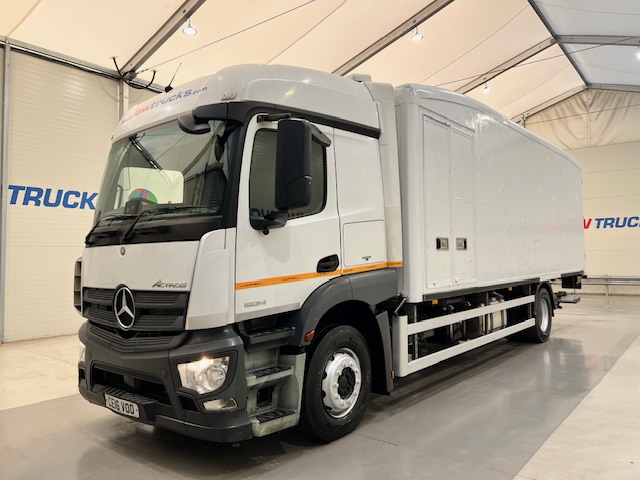 Mercedes Actros 1824 4×2 Sleeper Cab Fridge Box