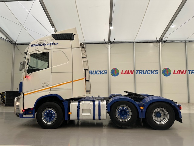 Volvo FH 500 Euro 5 6×2 Tractor Unit Safari Edition