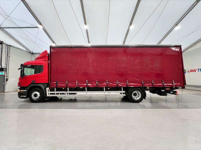 Scania P230 4×2 Sleeper Cab Curtainsider