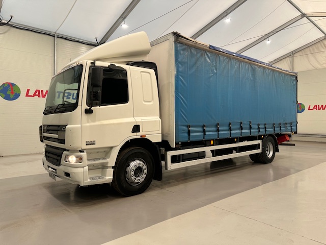 DAF CF65 220 Sleeper Cab Curtainsider Manual
