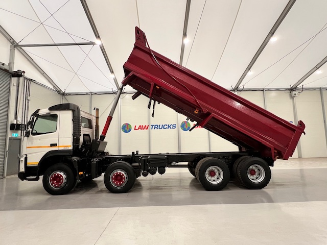 Volvo FMX 380 8×4 Day Cab Steel Tipper