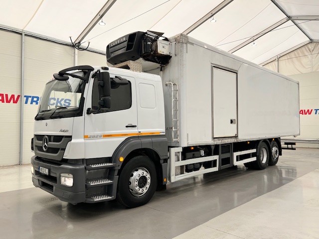 Mercedes Axor 2529 6×2 Rear Lift Sleeper Cab Fridge Box