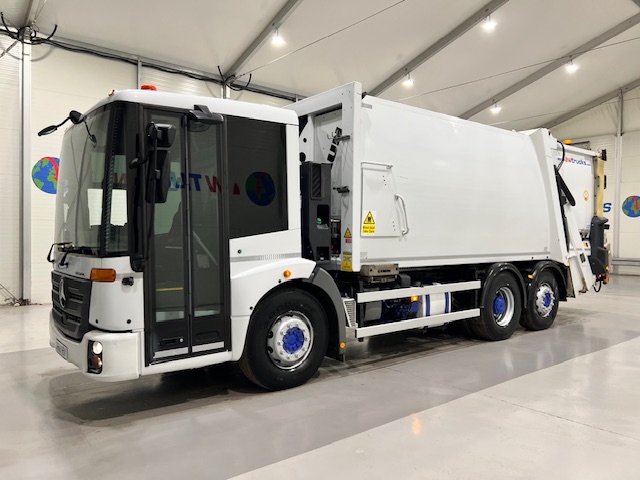 Mercedes Econic 2630 6×2 Refuse Bin Lorry