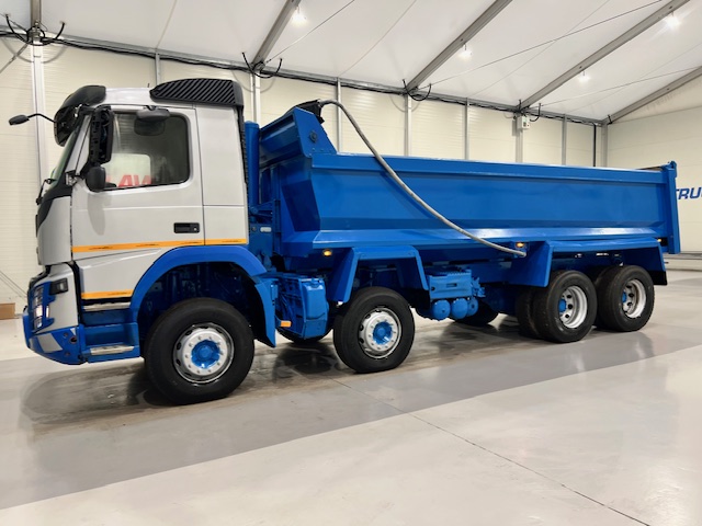 Volvo FMX 410 8×4 Day Cab Steel Tipper