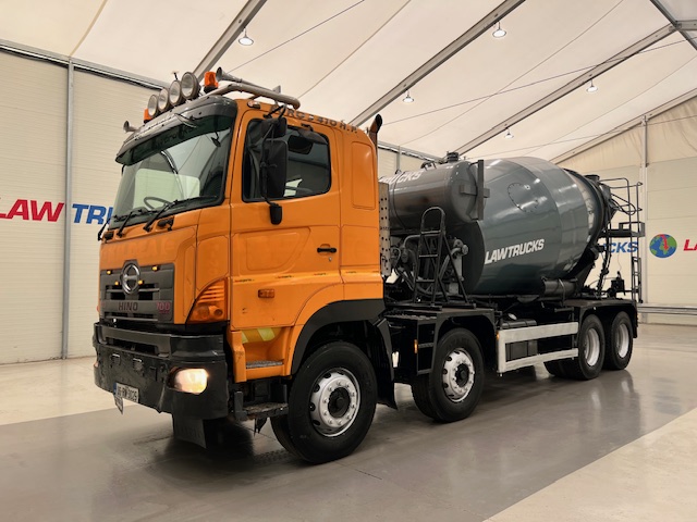 Hino 700 3241 8×4 Cement Mixer