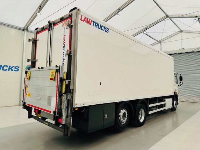 DAF CF 290 6×2 Rear Steer Fridge Box