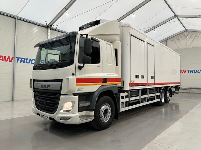 DAF CF 370 6×2 Sleeper Cab Fridge Box