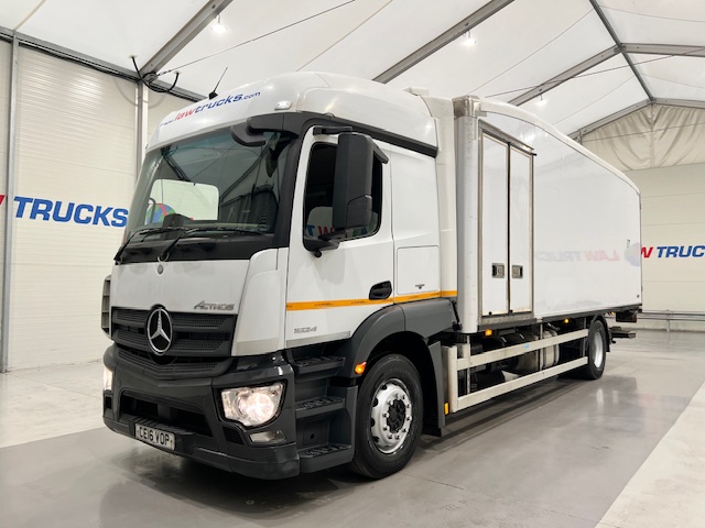 Mercedes Actros 1824 4×2 Sleeper Cab Fridge Box
