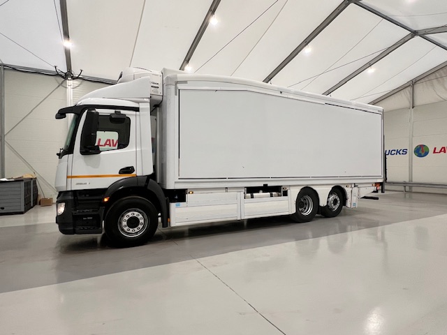 Mercedes Antos 2540 6×2 Rear Lift Day Cab Fridge Box