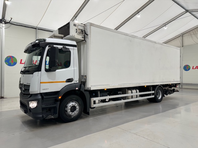 Mercedes Antos 1827 Day Cab Fridge Box