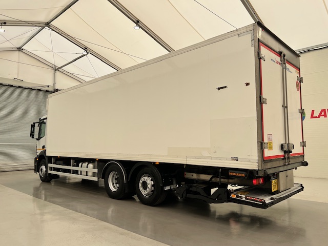 Mercedes Actros 2532 6×2 Rear Lift Day Cab Fridge Box