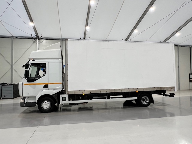 Renault Midlum 190 Sleeper Cab Box Van