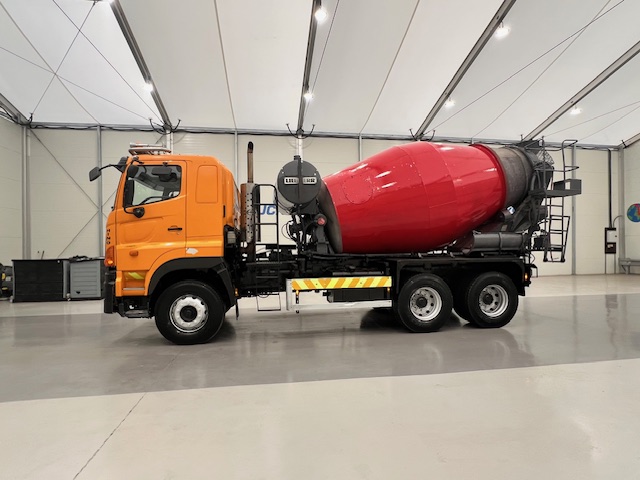 Hino 700 2813 6×4 Cement Mixer