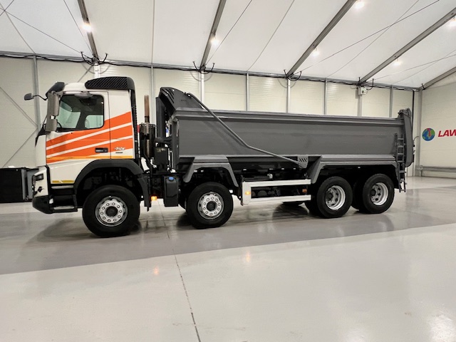 Volvo FMX 420 8×4 Day Cab Steel Tipper