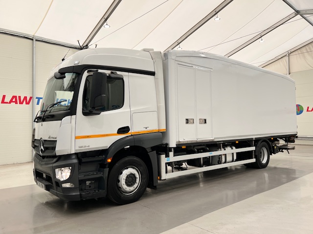 Mercedes Actros 1824 4×2 Sleeper Cab Fridge Box