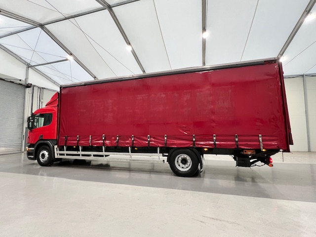 Scania P230 4×2 Sleeper Cab Curtainsider