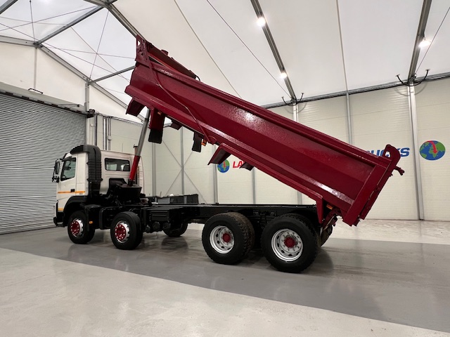 Volvo FMX 380 8×4 Day Cab Steel Tipper