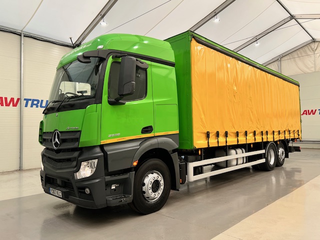 Mercedes Actros 2536 6×2 Sleeper Cab Curtainsider