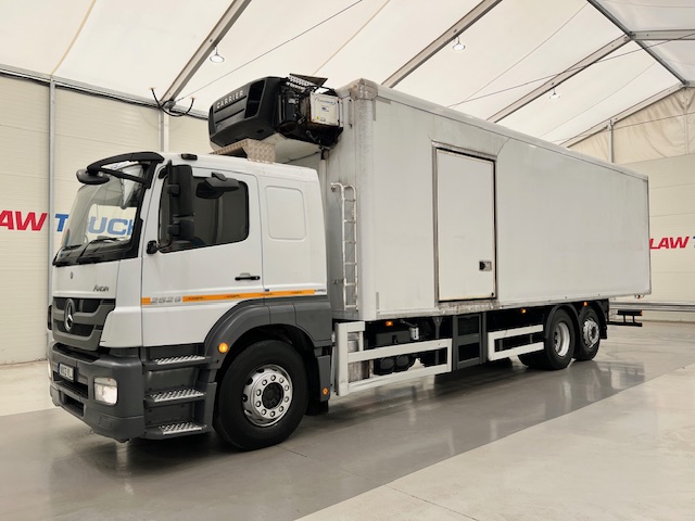 Mercedes Axor 2529 6×2 Rear Lift Sleeper Cab Fridge Box
