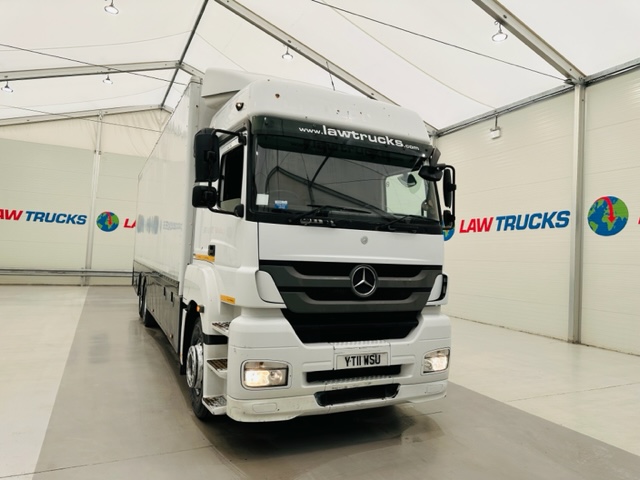 Mercedes 2543 6×2 10 Tyre Rear Lift Sleeper Cab Box Van