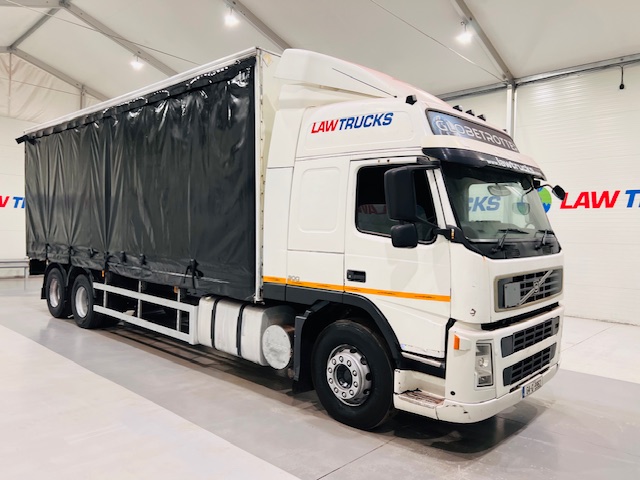 Volvo FM9 260 10 Tyre Sleeper Cab Curtainsider