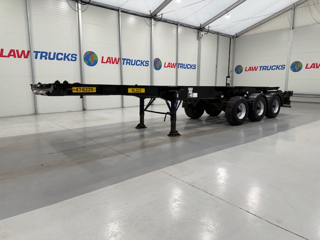 Dennison Tri Axle Sliding Skeletal Trailer BPW