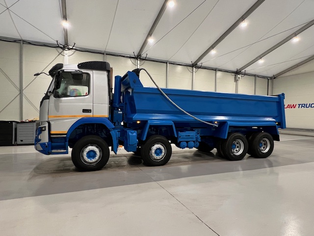 Volvo FMX 410 8×4 Day Cab Steel Tipper