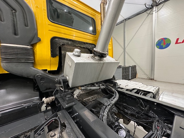 Volvo FM 300 6×4 Day Cab Tipper