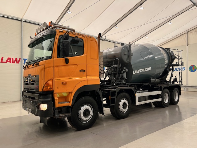 Hino 700 3241 8×4 Cement Mixer
