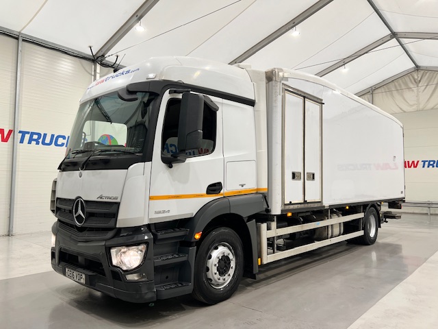 Mercedes Actros 1824 4×2 Sleeper Cab Fridge Box
