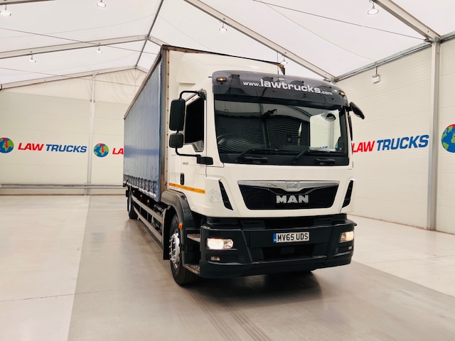 MAN TGM 18.250 Sleeper Cab Curtainsider