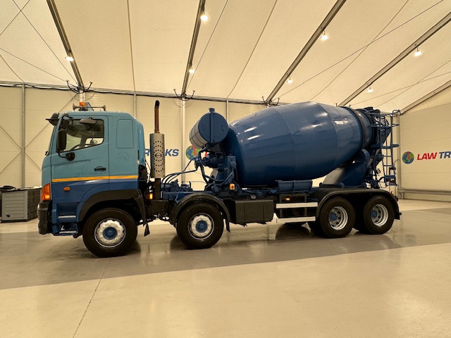 Hino 700 4123 8×4 Cement Mixer