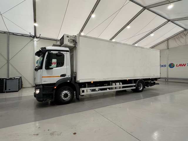 Mercedes Antos 1827 Day Cab Fridge Box