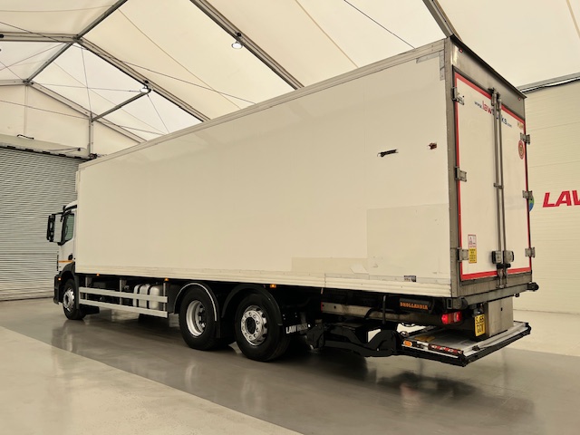 Mercedes Actros 2532 6×2 Rear Lift Day Cab Fridge Box