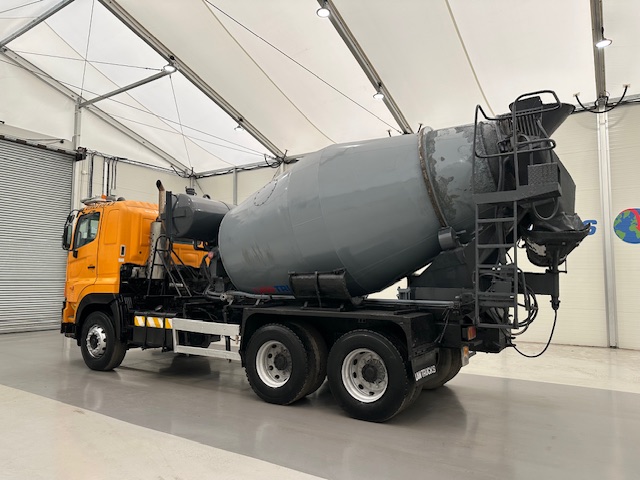 Hino 700 3241 8×4 Cement Mixer