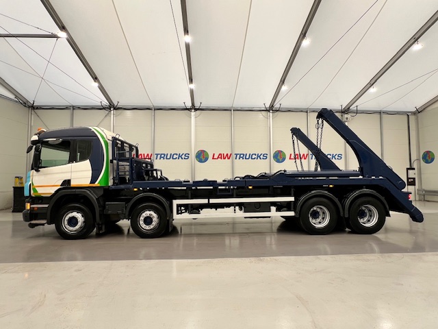 Scania P370 8×4 Sleeper Cab Skip Loader