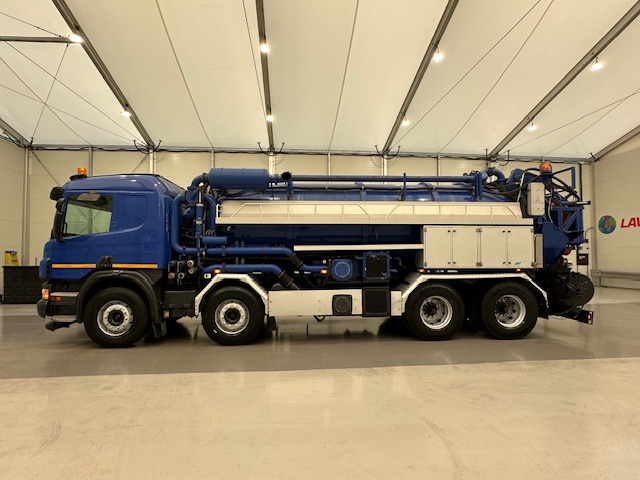 Scania P420 8×4 Sleeper Cab Vacuum Tanker