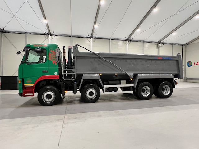 Volvo FM 400 8×4 Day Cab Tipper