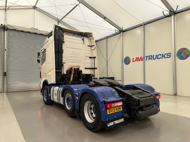 Volvo FH 500 Euro 5 6×2 Tractor Unit Safari Edition