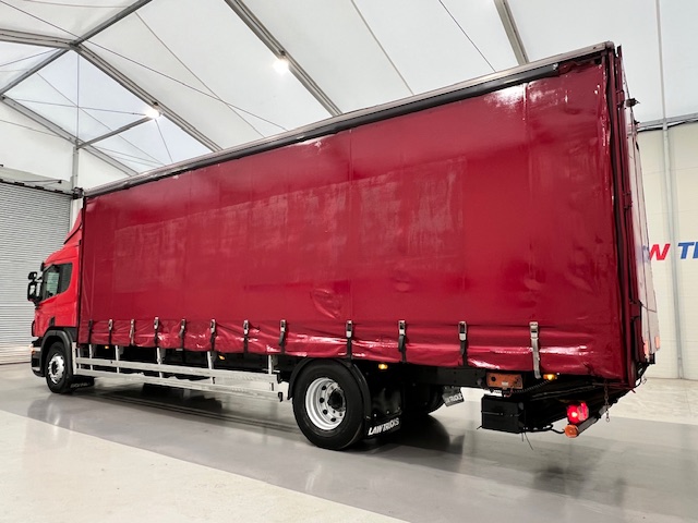 Scania P230 4×2 Sleeper Cab Curtainsider