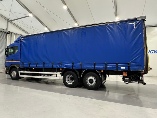 Scania 114 340 6×2 Rear Lift Sleeper Cab Curtainsider