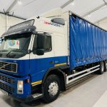 Volvo FM 300 6×2 Sleeper Cab Curtainsider - thumbnail