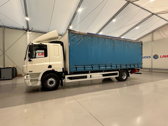 DAF CF65 220 Sleeper Cab Curtainsider Manual