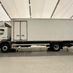 Mercedes Axor 1824 Day Cab Box Van - thumbnail